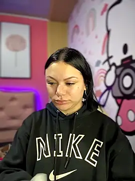 Snapshot of Megaan__More chatting on 11/13/25, 01:04 Megaan More online show from 11/13/25, 01:04