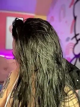 Snapshot of Megaan__More chatting on 11/27/25, 01:07 Megaan More online show from 11/27/25, 01:07