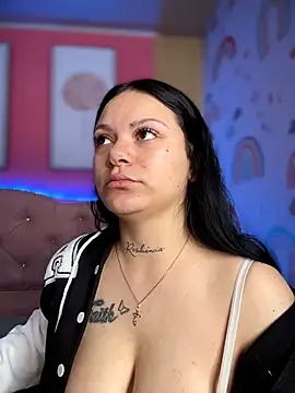 Snapshot of Megaan__More chatting on 11/28/25, 02:14 Megaan More online show from 11/28/25, 02:14