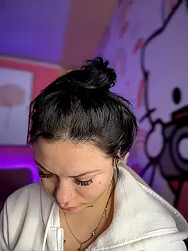 Snapshot of Megaan__More chatting on 11/29/25, 02:47 Megaan More online show from 11/29/25, 02:47