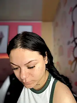 Snapshot of Megaan__More chatting on 12/01/25, 01:54 Megaan More online show from 12/01/25, 01:54