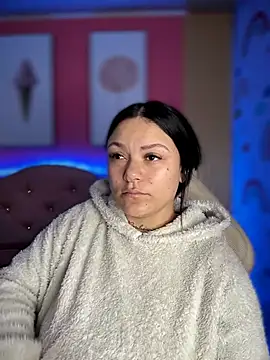 Snapshot of Megaan__More chatting on 12/02/25, 01:44 Megaan More online show from 12/02/25, 01:44