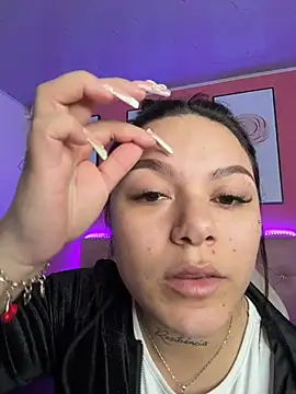 Snapshot of Megaan__More chatting on 12/15/25, 01:32 Megaan More online show from 12/15/25, 01:32