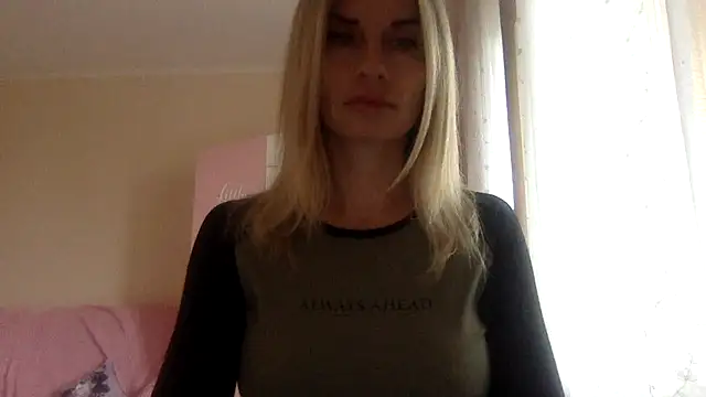 KarelliaStar online show from 09/19/25, 07:43