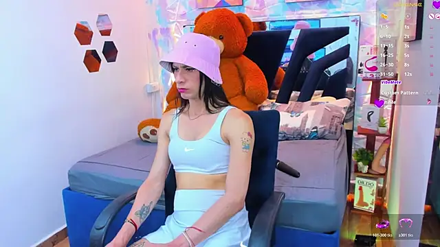 Charlotte Landry   online show from 02/22/26, 04:27