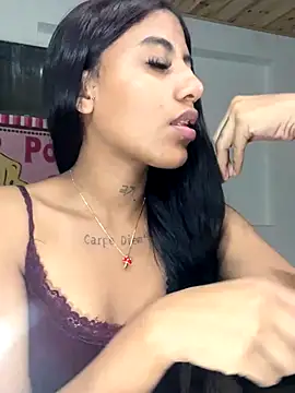 Deysha Garcias online show from 10/31/25, 01:28