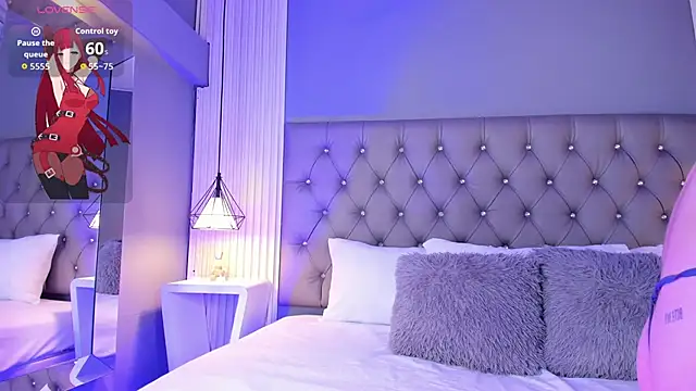 LunaBloomn online show from 11/18/25, 05:06