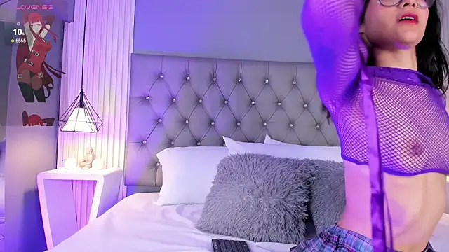 Snapshot of LunaBloomn chatting on 01/15/26, 05:16 LunaBloomn online show from 01/15/26, 05:16