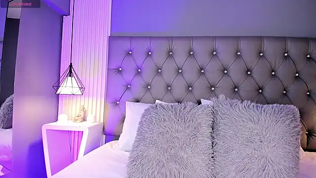 Snapshot of LunaBloomn chatting on 02/10/26, 05:06 LunaBloomn online show from 02/10/26, 05:06