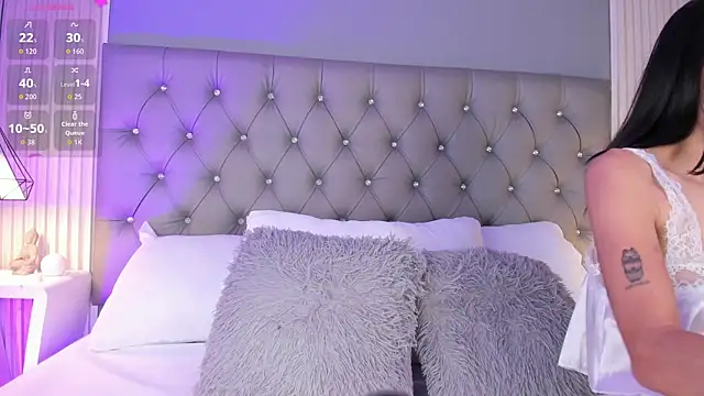 Snapshot of LunaBloomn chatting on 02/12/26, 05:08 LunaBloomn online show from 02/12/26, 05:08