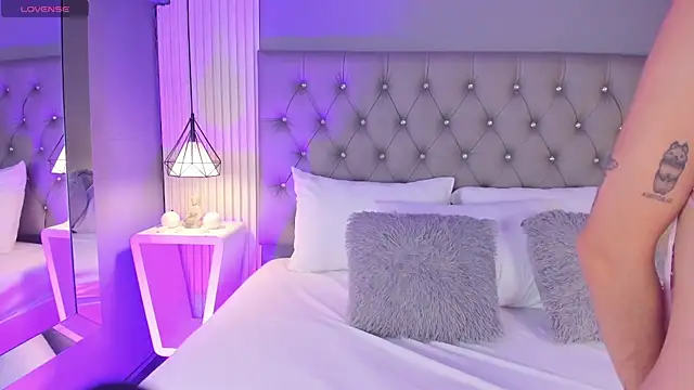 Snapshot of LunaBloomn chatting on 02/18/26, 04:58 LunaBloomn online show from 02/18/26, 04:58