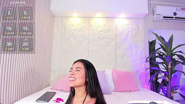 Isabellax21 online show from 11/21/25, 04:44