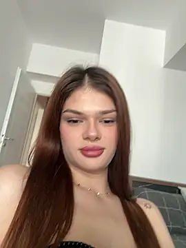 Snapshot of selenatress chatting on 09/18/25, 11:23 selenatress online show from 09/18/25, 11:23