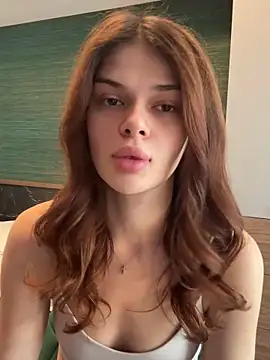 Snapshot of selenatress chatting on 10/08/25, 10:57 selenatress online show from 10/08/25, 10:57
