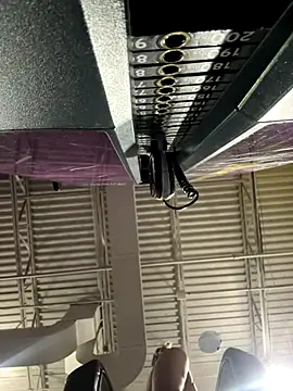 Snapshot of AllesandraLove chatting on 10/21/25, 09:32 AllesandraLove online show from 10/21/25, 09:32