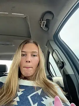 Snapshot of AllesandraLove chatting on 11/24/25, 03:56 AllesandraLove online show from 11/24/25, 03:56