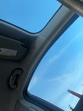 Snapshot of AllesandraLove chatting on 12/16/25, 02:11 AllesandraLove online show from 12/16/25, 02:11