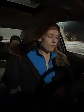 Snapshot of AllesandraLove chatting on 01/11/26, 07:57 AllesandraLove online show from 01/11/26, 07:57