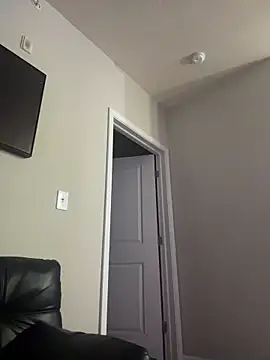 Snapshot of AllesandraLove chatting on 02/07/26, 02:37 AllesandraLove online show from 02/07/26, 02:37