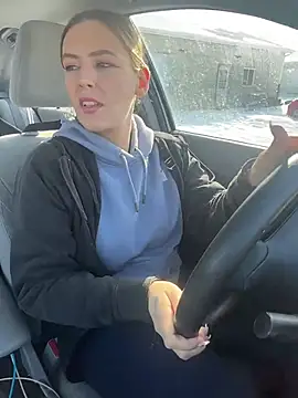 Snapshot of AllesandraLove chatting on 02/09/26, 03:27 AllesandraLove online show from 02/09/26, 03:27