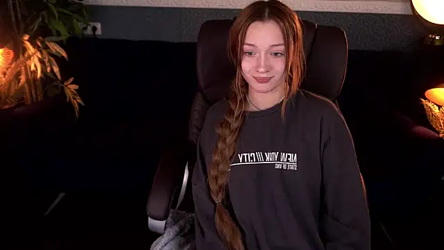 FoxyMayy online show from 11/18/25, 03:16