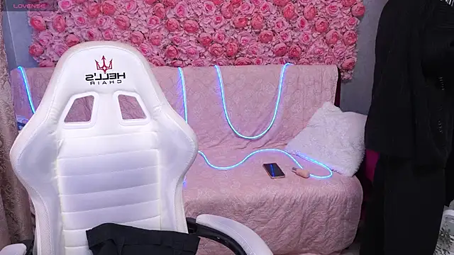 FoxyMayy online show from 04/13/26, 04:18