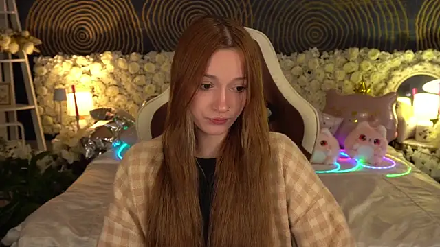 Snapshot of FoxyMayy chatting on 05/17/26, 12:56 FoxyMayy online show from 05/17/26, 12:56