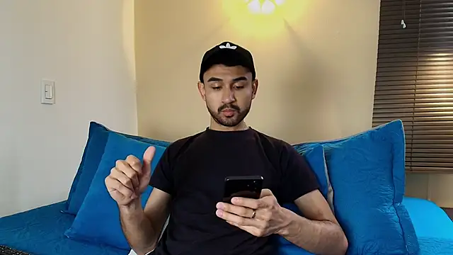 Axel Moon S online show from 10/14/25, 06:52