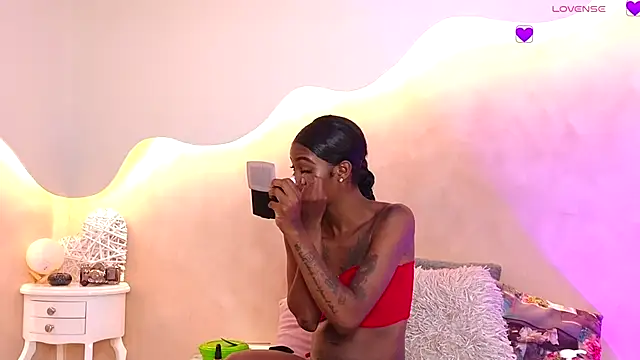 Snapshot of Kloee_12 chatting on 10/22/25, 12:27 Kloee 12 online show from 10/22/25, 12:27