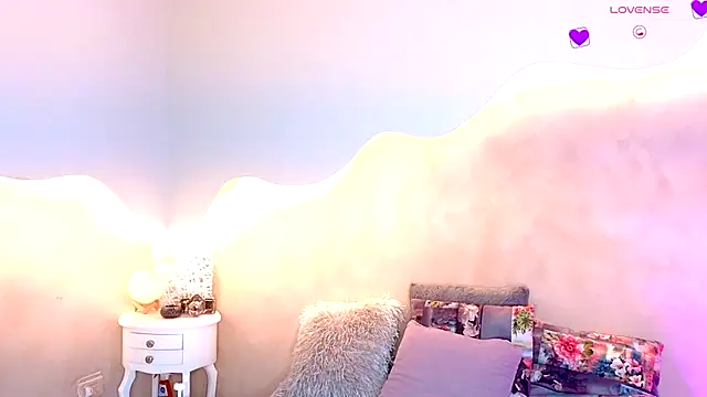 Snapshot of Kloee_12 chatting on 10/27/25, 07:07 Kloee 12 online show from 10/27/25, 07:07