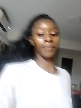 Snapshot of Kloee_12 chatting on 11/29/25, 01:52 Kloee 12 online show from 11/29/25, 01:52