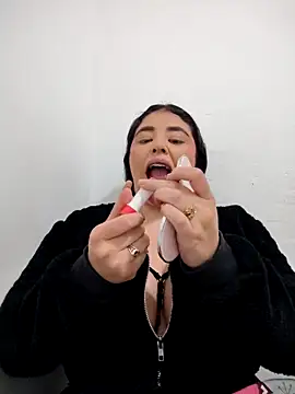 Bagiolett online show from 04/27/26, 07:23