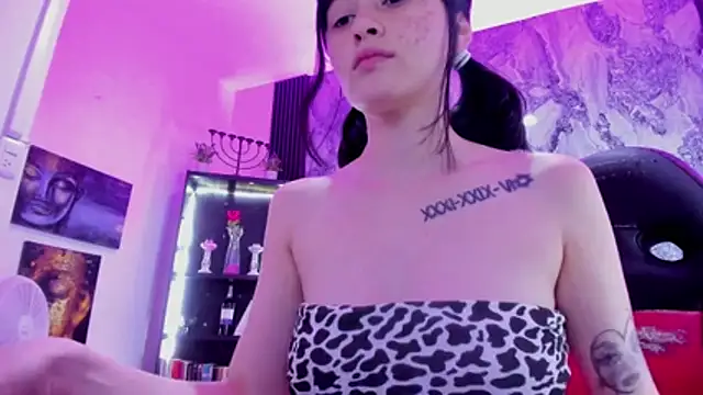 Snapshot of Zoe_Rosse00 chatting on 10/28/25, 07:27 Zoe Rosse00 online show from 10/28/25, 07:27