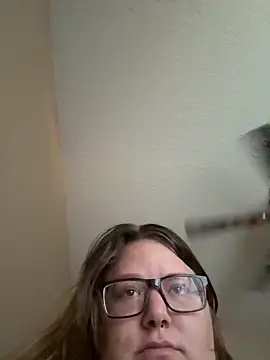 amberlynntun online show from 11/18/25, 09:19