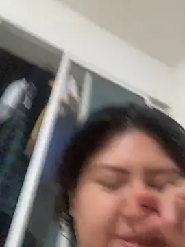 Snapshot of laiisowk chatting on 12/18/25, 05:35 laiisowk online show from 12/18/25, 05:35