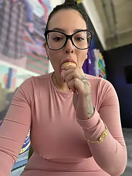 GabyMejiaa online show from 06/08/26, 09:37