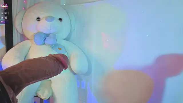 ashlynnlowe  online show from 04/28/26, 10:26