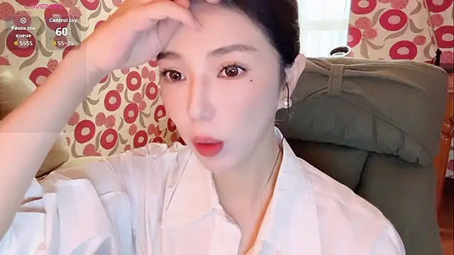 miss-lin online show from 11/30/25, 06:06