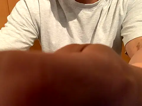 Snapshot of sa_to_shi_ chatting on 10/13/25, 02:28 sa to shi  online show from 10/13/25, 02:28