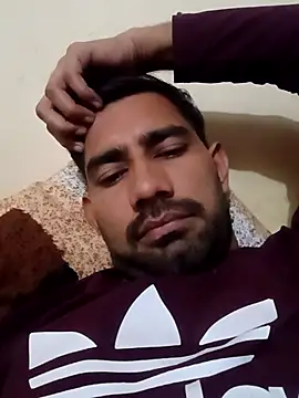 Snapshot of snadycam chatting on 11/28/25, 03:04 snadycam online show from 11/28/25, 03:04