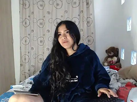 Snapshot of Pamela_mua chatting on 09/20/25, 11:00 Pamela mua online show from 09/20/25, 11:00