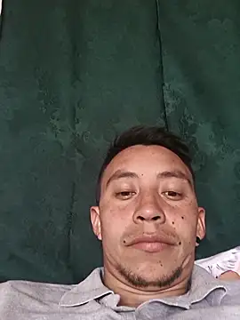 Snapshot of eslabon19 chatting on 12/16/25, 08:14 eslabon19 online show from 12/16/25, 08:14