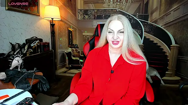 Snapshot of Nina_Devillle chatting on 02/17/26, 11:33 Nina Devillle online show from 02/17/26, 11:33