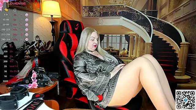 Nina Devillle online show from 04/13/26, 04:40