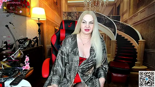 Snapshot of Nina_Devillle chatting on 06/20/26, 07:55 Nina Devillle online show from 06/20/26, 07:55