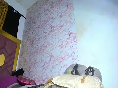 Snapshot of franchescadoll chatting on 11/14/25, 08:40 franchescadoll online show from 11/14/25, 08:40