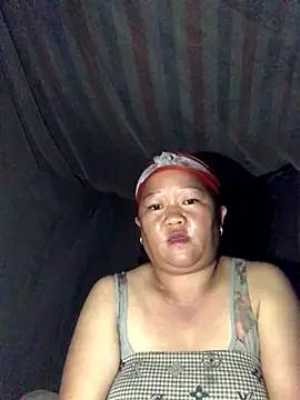 Snapshot of riso-00 chatting on 09/15/25, 10:10 riso-00 online show from 09/15/25, 10:10