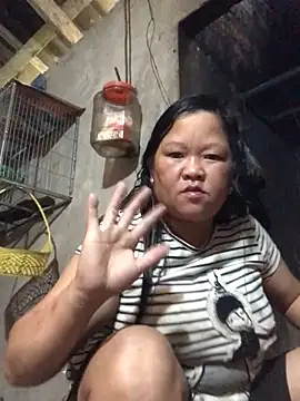 Snapshot of riso-00 chatting on 09/18/25, 02:35 riso-00 online show from 09/18/25, 02:35