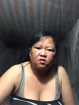 Snapshot of riso-00 chatting on 09/19/25, 10:10 riso-00 online show from 09/19/25, 10:10