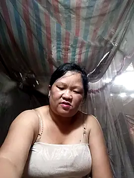 Snapshot of riso-00 chatting on 09/23/25, 04:37 riso-00 online show from 09/23/25, 04:37